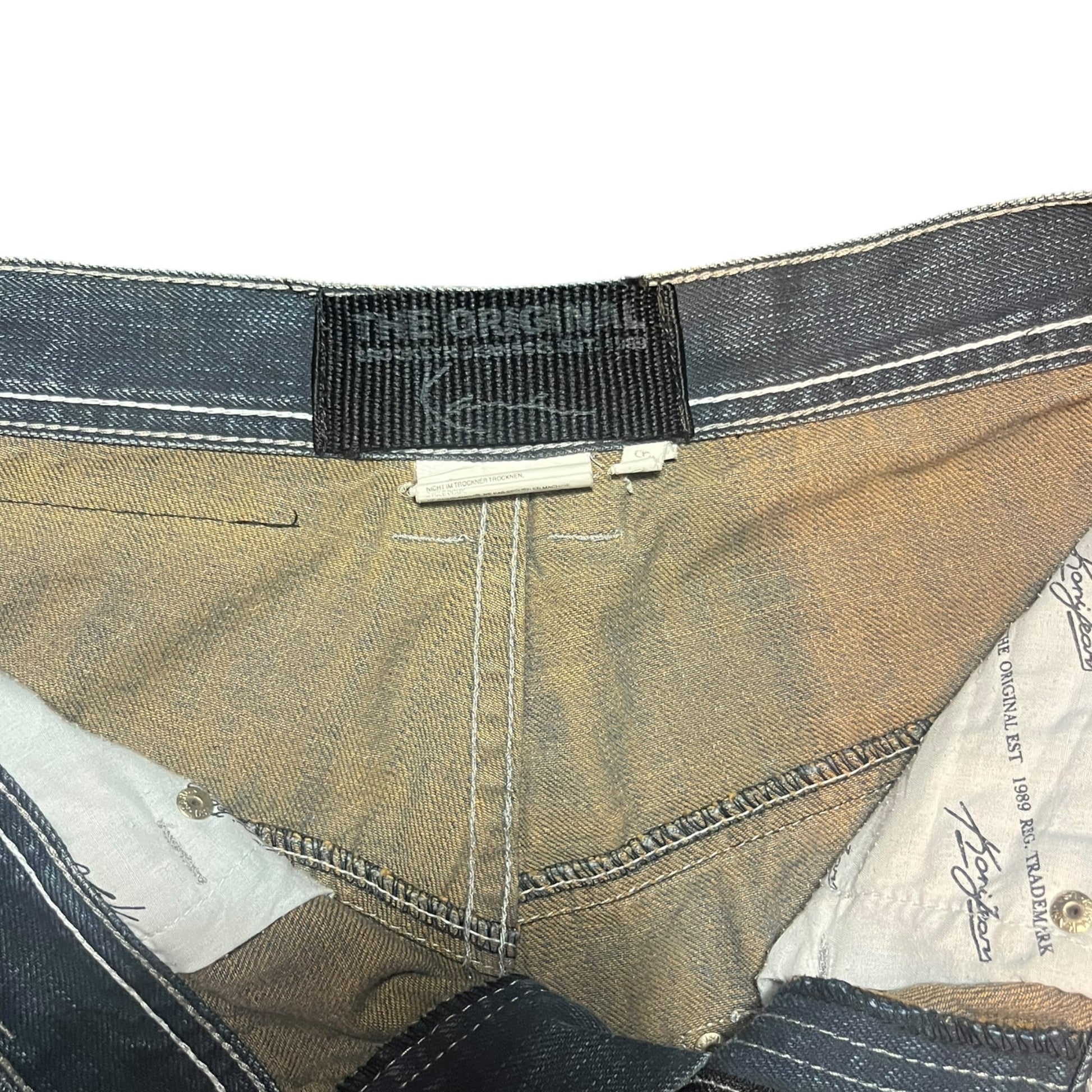 Karl Kani Jorts InVintage